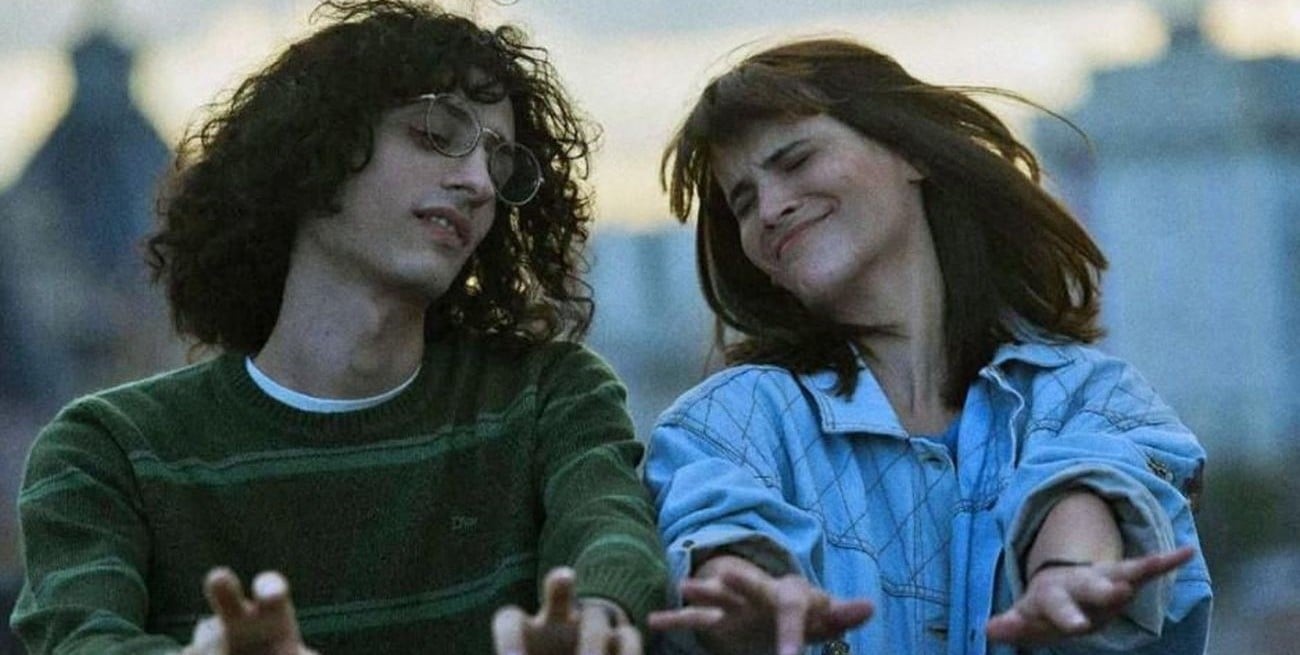 La santafesina que brilló en el papel de Fabi Cantilo y ahora está en la calle Corrientes 
