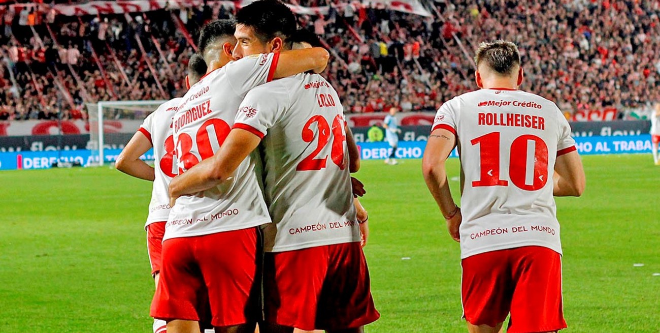 Estudiantes goleó a Barracas y subió al tercer puesto