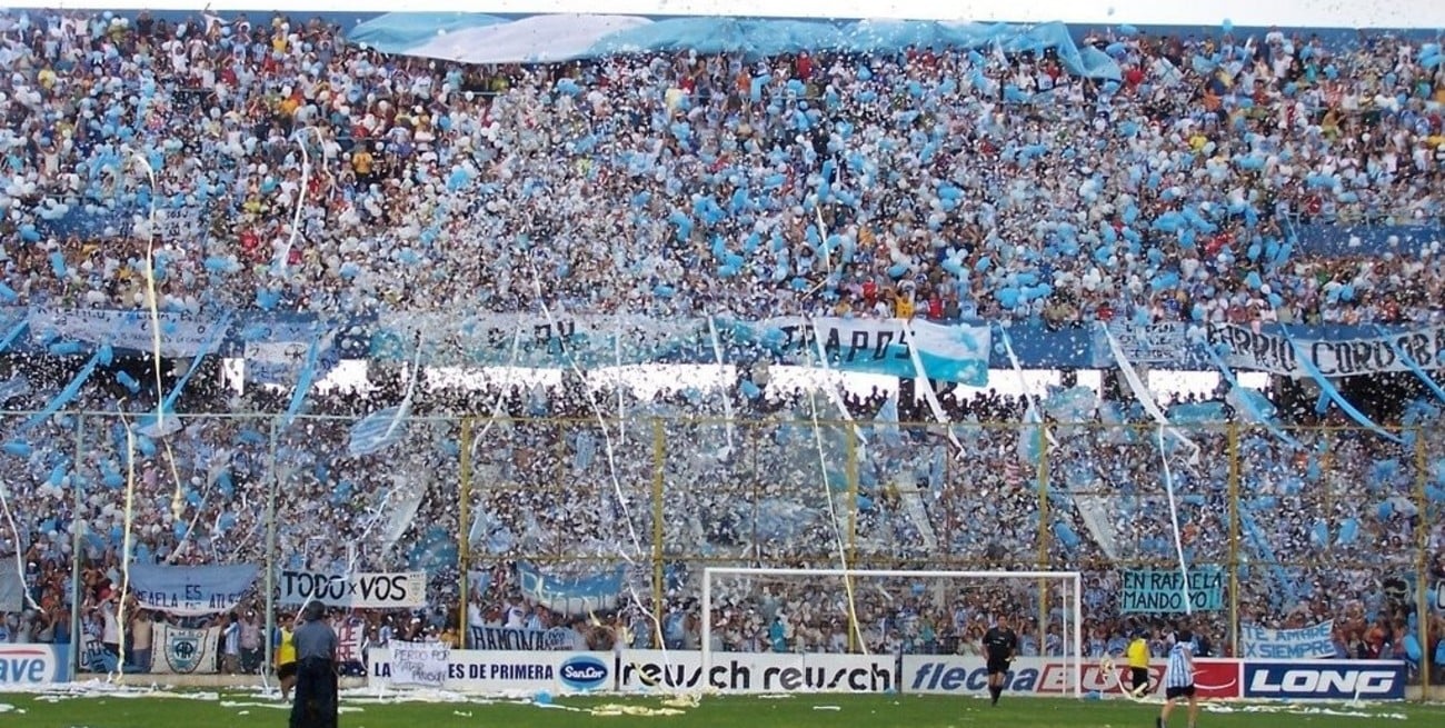 Los hinchas de la "Crema" celebran su día