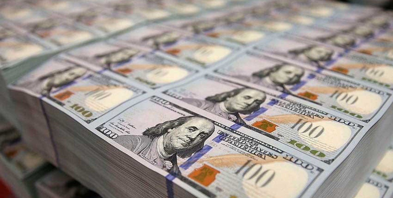 Nuevo retroceso del dólar blue: a cuánto cerró este martes