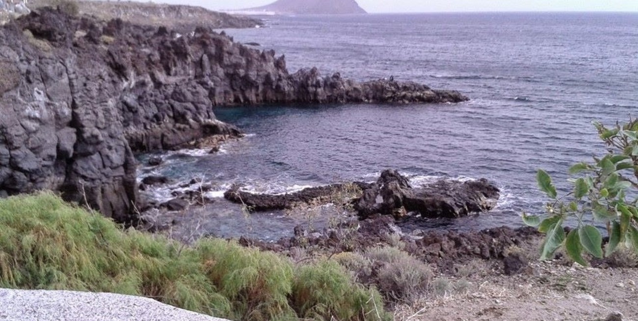 Un argentino está grave tras caer de un acantilado en España