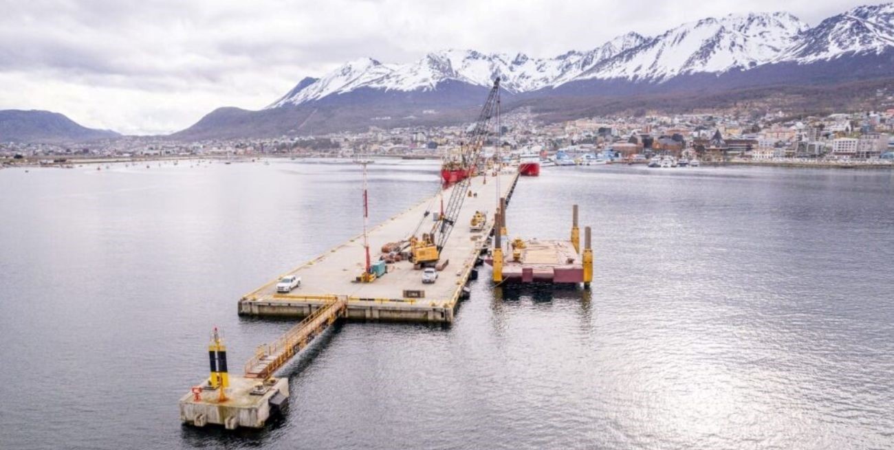 Avanzan obras en el muelle comercial del puerto de Ushuaia