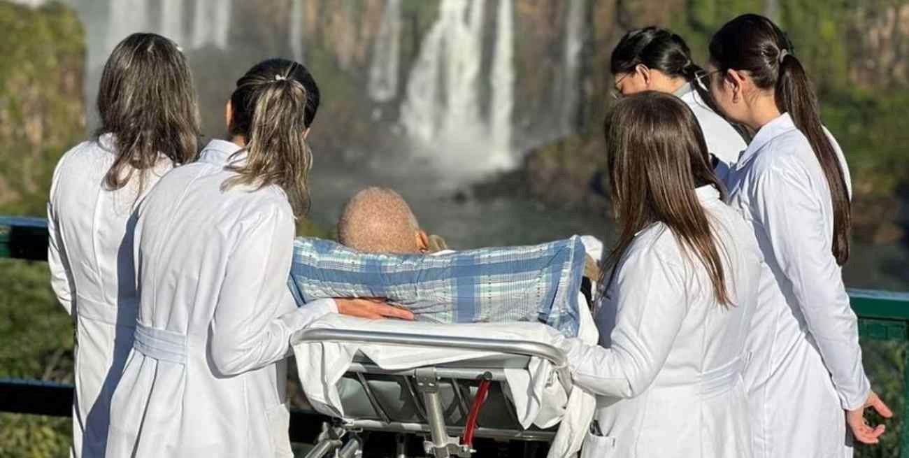 Tiene cáncer terminal y los médicos lo llevaron a las Cataratas de Iguazú para que cumpla su sueño de conocerlas