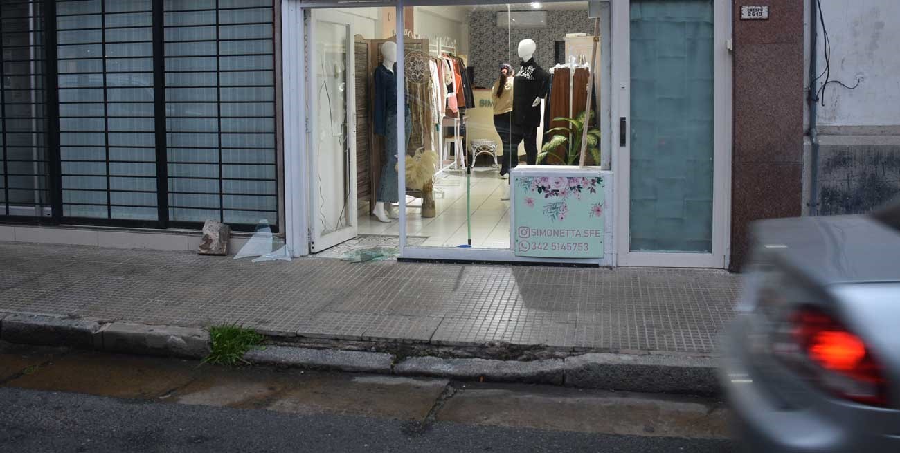 Vandalizó un comercio céntrico  y terminó detenido