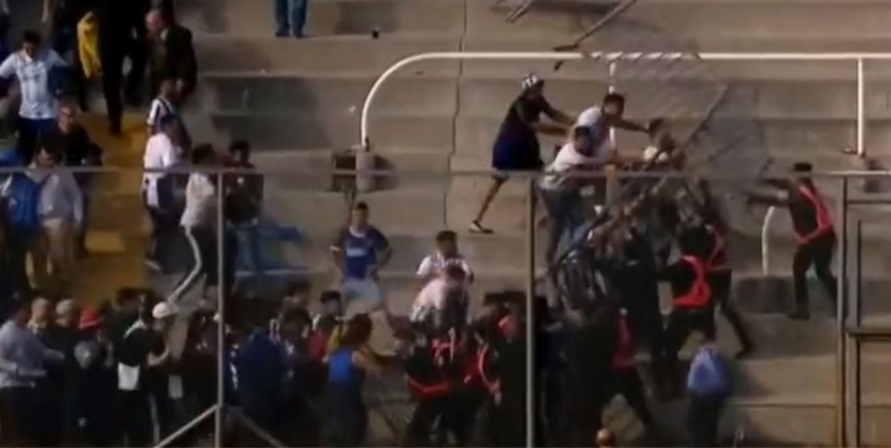 Video: incidentes en el partido entre Talleres y Chacarita en La Rioja