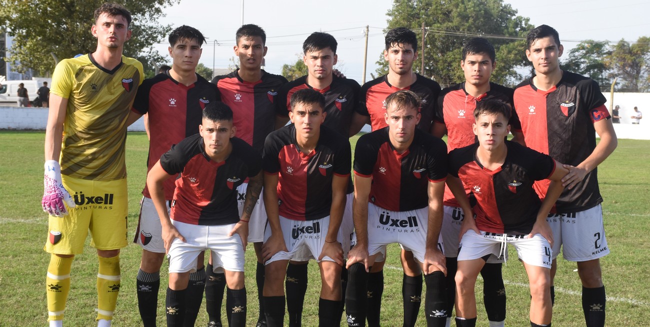 Colón venció a Ciclón Racing en un partido pendiente