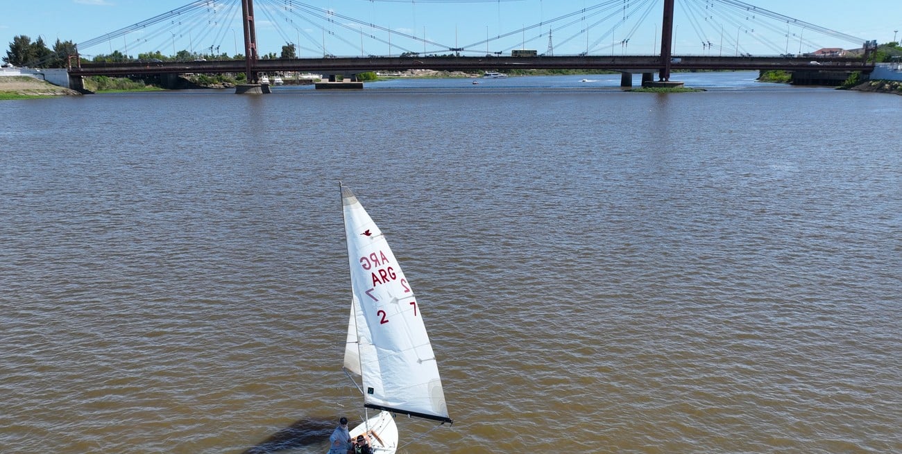 Cumple 95 años el puente que cuelga sobre la laguna Setúbal, una obra de ingeniería incomparable