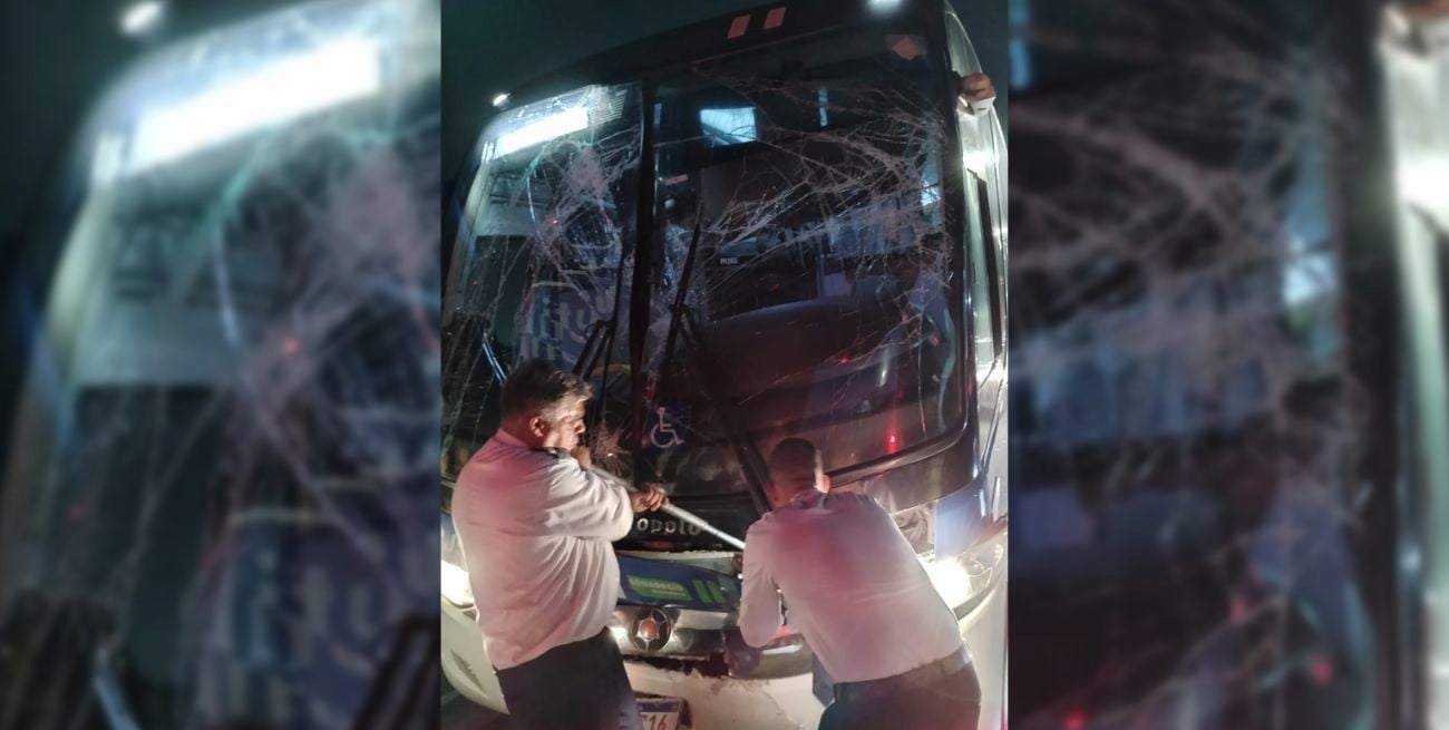 El ómnibus que trasladaba al plantel de Racing al Maracaná chocó en una autopista