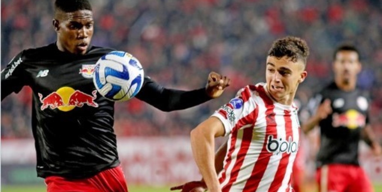 Estudiantes y Bragantino empataron y definirán en la última fecha