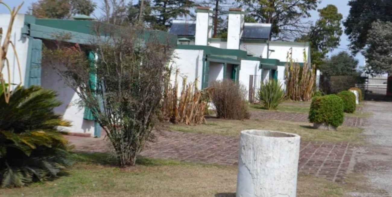 Hemorragia cerebral, la causa de la muerte de la mujer policía en el motel de Firmat