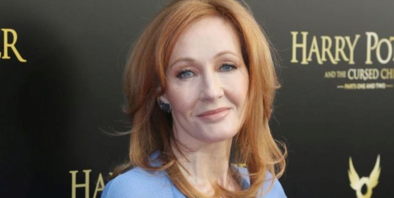 J.K. Rowling criticó un glosario LGBTQ+ y sus objeciones surtieron efecto