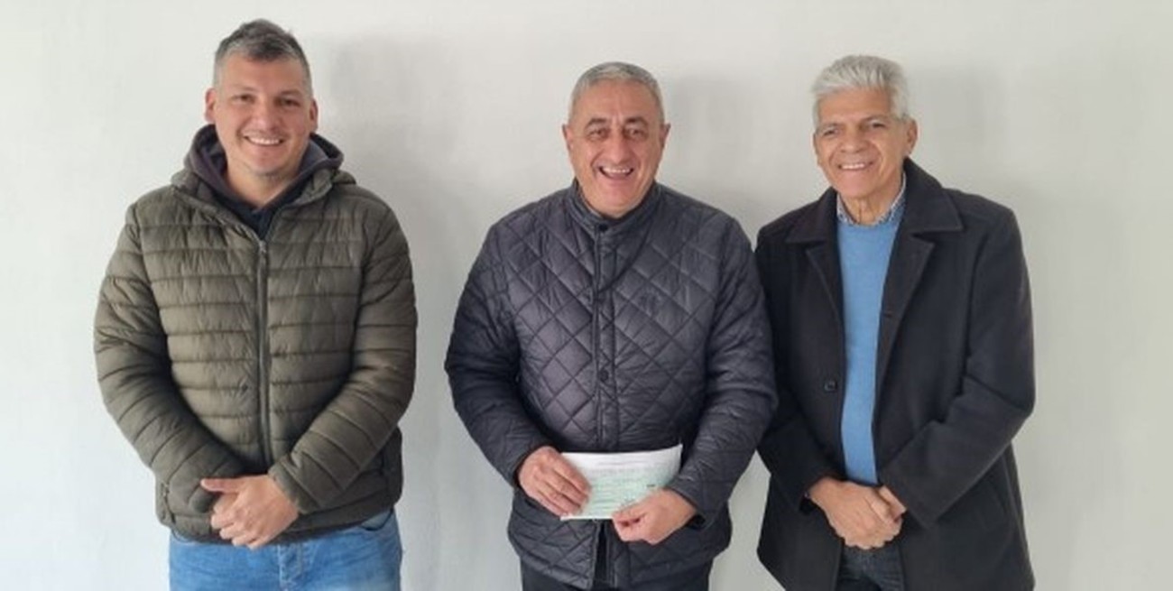 Baucero entrega aporte para el Hospital Rawson y una capacitación en la sociedad Rural