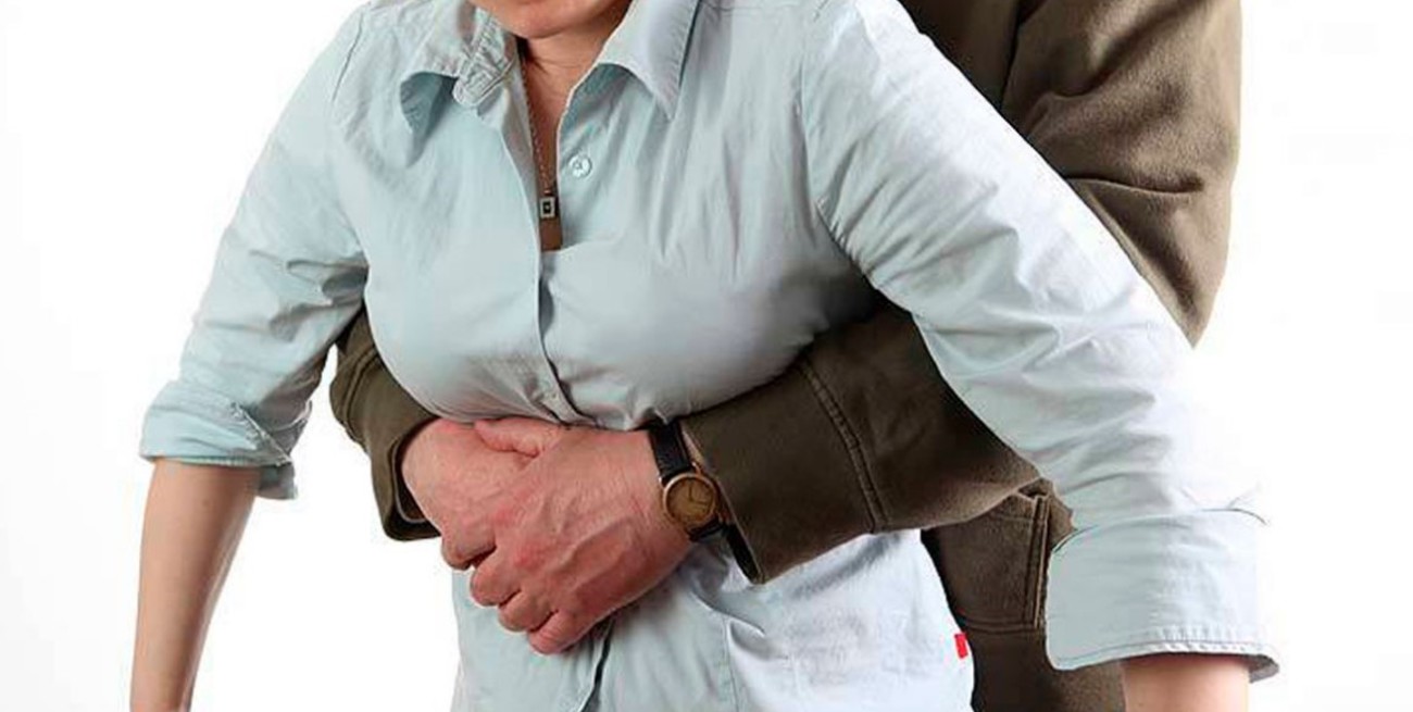 ¿Cómo se hace la maniobra de Heimlich?