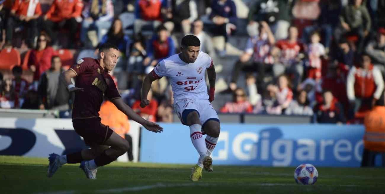 Unión sufrió la ley del ex y empató con Lanús