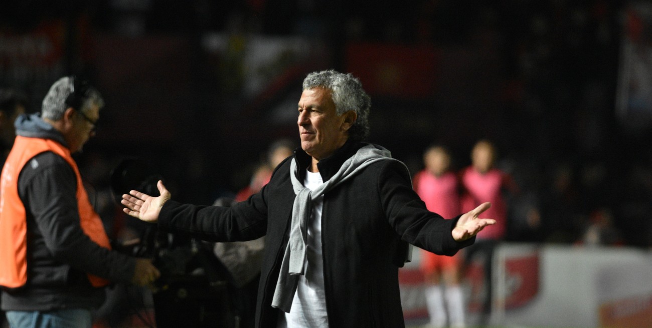 La última vez que Central le ganó a Colón el DT "canalla" era...¡Pipo!