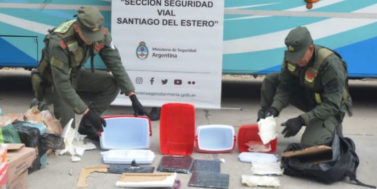 Gendarmería secuestró  8 kilos de cocaína con ayuda de perros antinarcóticos