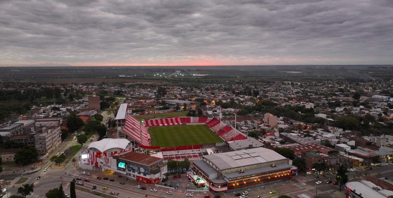 Tesorero de Unión: "Estamos esperando que Conmebol nos diga si puede ayudar con la inhibición"
