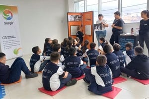 Se realizan talleres con grupos escolares, donde el objetivo es comenzar a visibilizar los roles en toda situación de violencia.