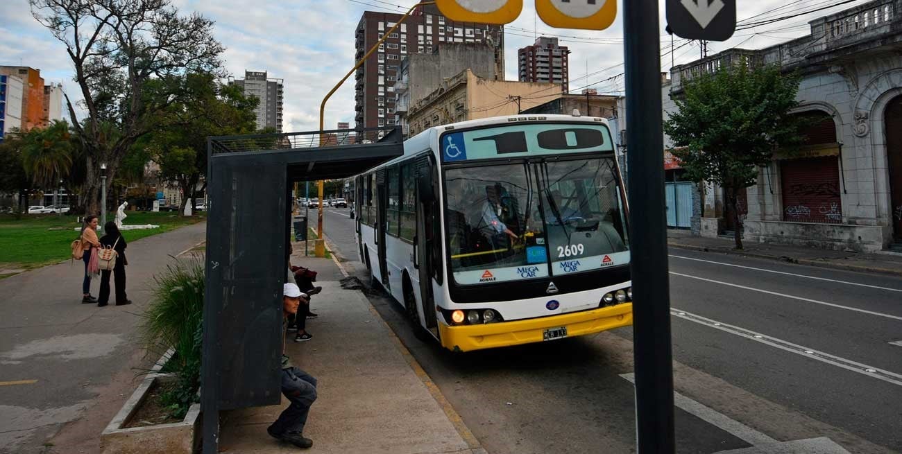 Rige el nuevo precio del boleto de colectivo en Santa Fe: $ 120