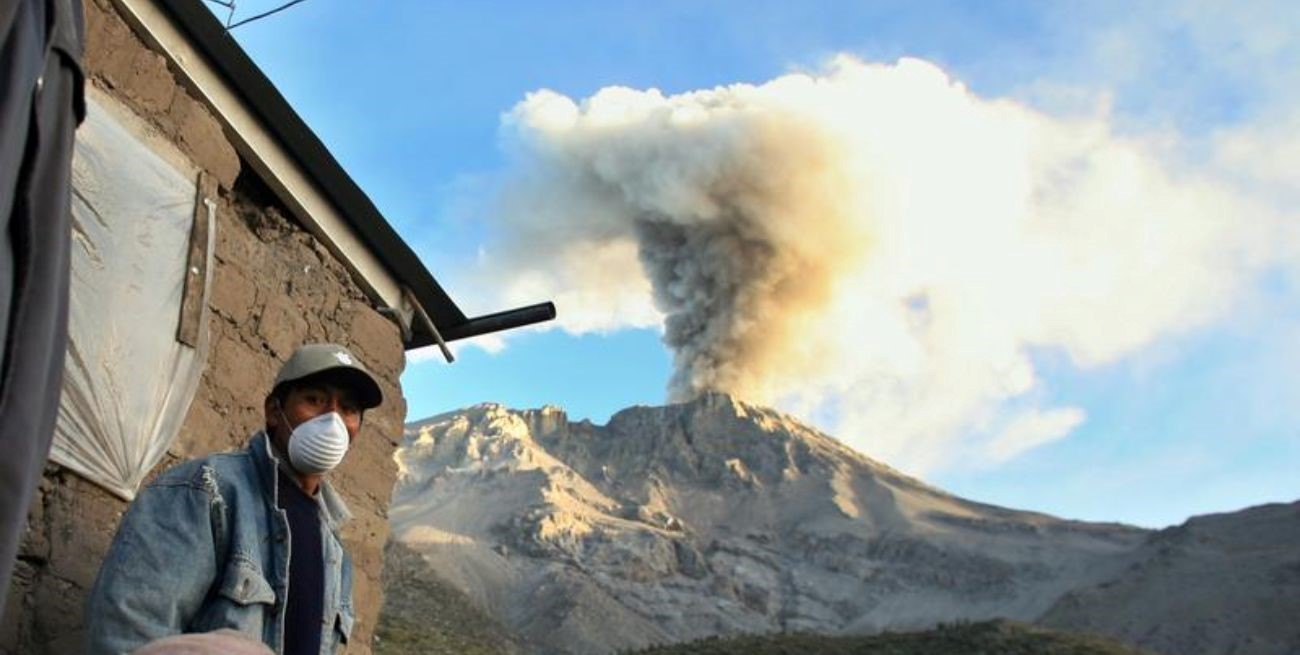 Alerta en Perú por la erupción del volcán Ubinas 