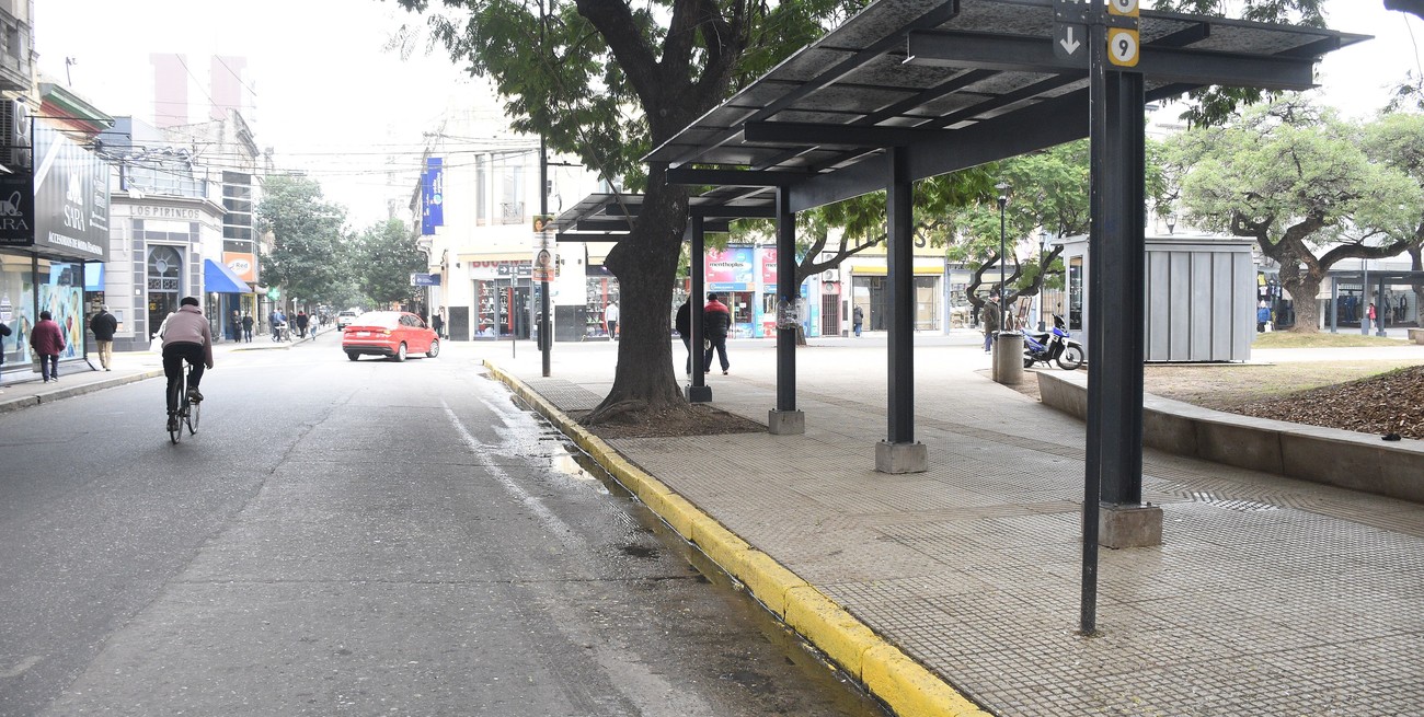 Hay paro de colectivos urbanos e interurbanos este martes en la ciudad de Santa Fe