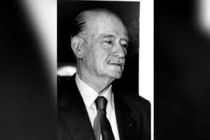 Leoncio Gianello fue "un académico de larga trayectoria que produjo una amplia bibliografía desde la década de 1940".