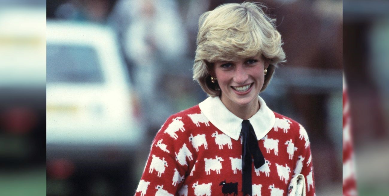 Subastarán el icónico suéter rojo de ovejas de Lady Di