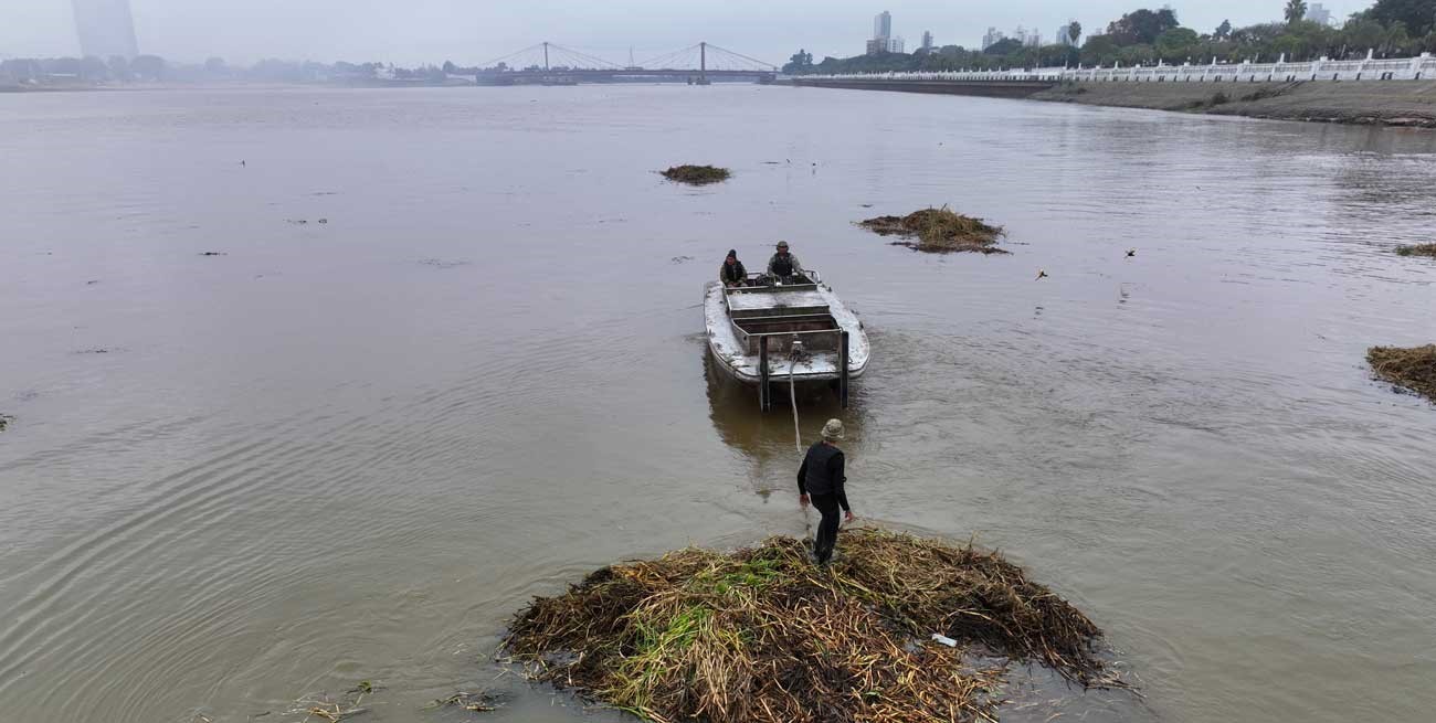 El río crece y el operativo "Embalsado" no se detiene en la Laguna Setúbal