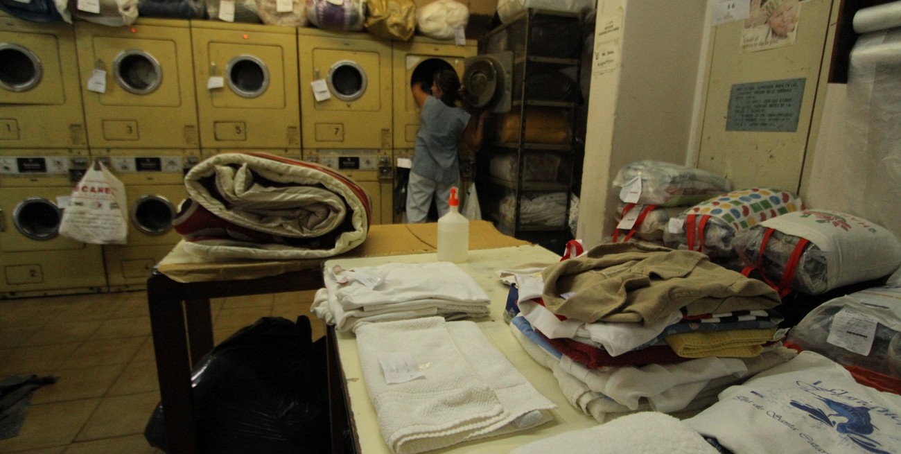 Por la humedad en Santa Fe, las lavanderías
están "detonadas" y no dan abasto de trabajo