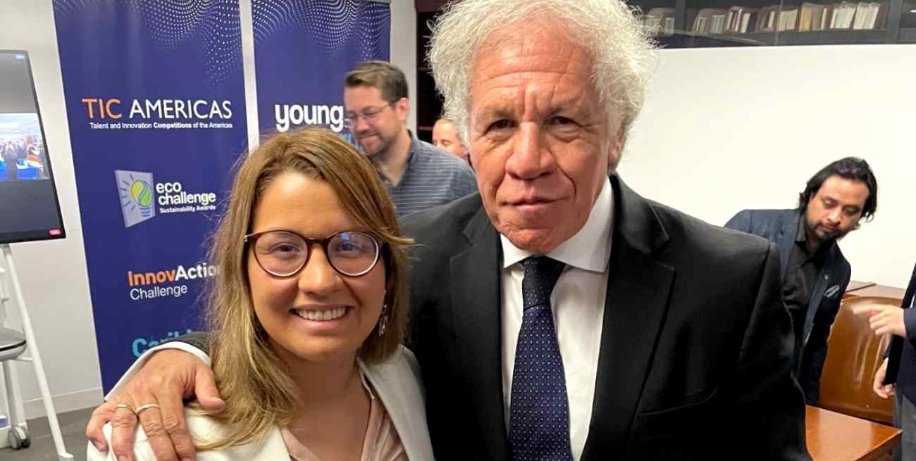 Fabiana Elena Retamar se reunió junto a otros jóvenes con el Secretario General de la OEA
