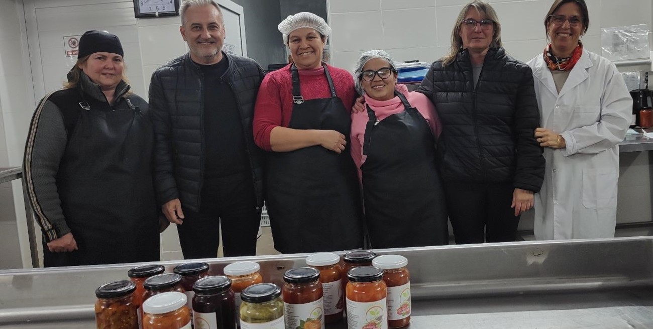 Lewandowski visitó el proyecto agroecológico comunal de Máximo Paz