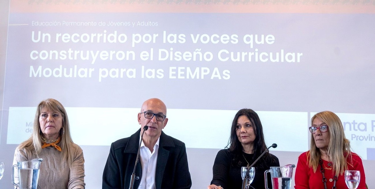 Presentaron el nuevo diseño curricular para la educación de jóvenes y adultos en Santa Fe