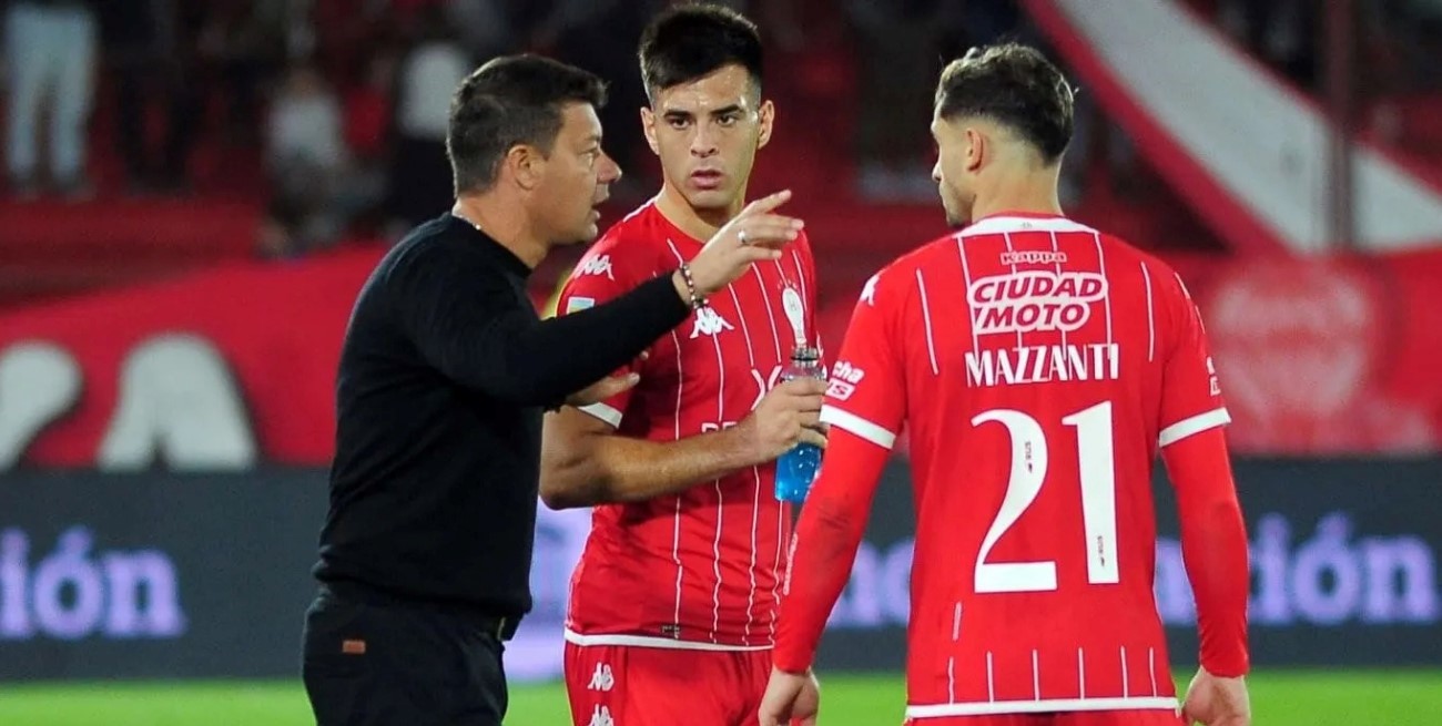 Battaglia, obligado a ganarle a Juampi Pumpido para seguir en Sudamericana