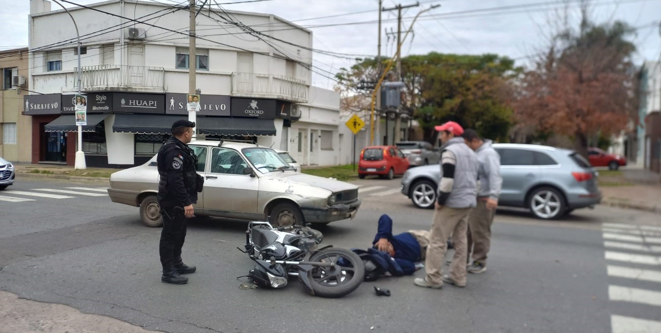 Ciudad de Santa Fe: colisionaron un auto y una moto