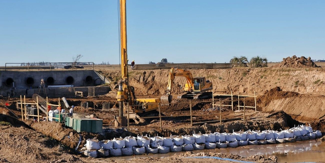 Provincia ejecuta obras hídricas en el departamento General López