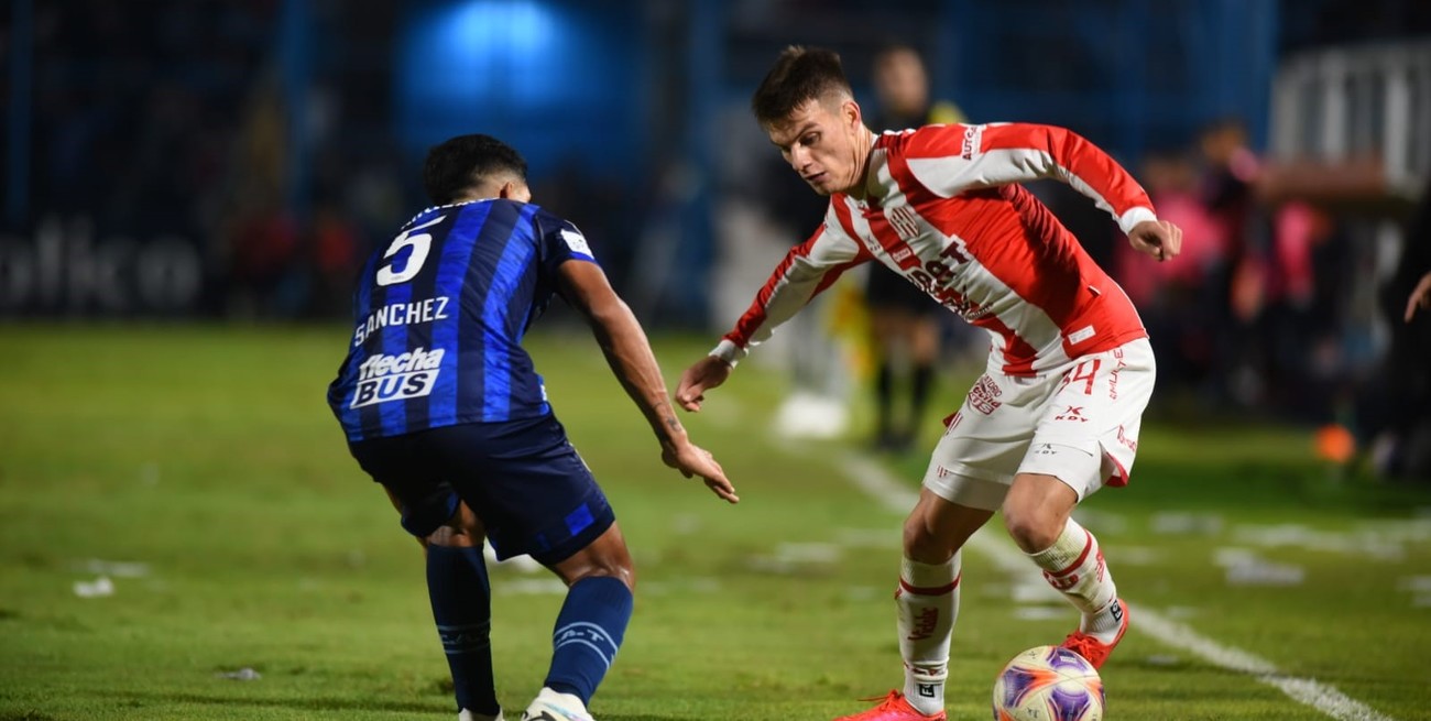 Unión no le mostró al Kily el fútbol que le dio a Méndez: derrota ante Atlético Tucumán