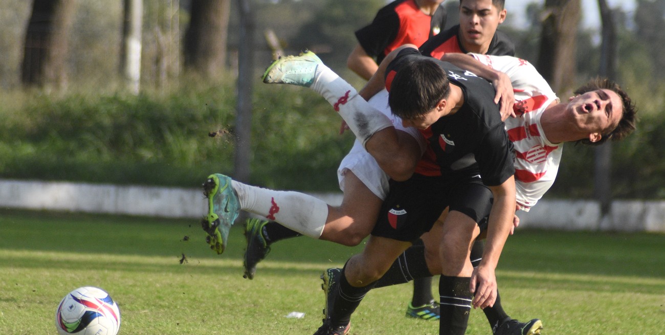 Liga Santafesina: emocionante victoria de Colón en un duelo cargado de pasión