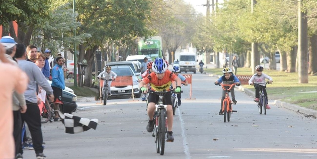 Se llevó a cabo una nueva edición de "Ciclismo en los barrios"