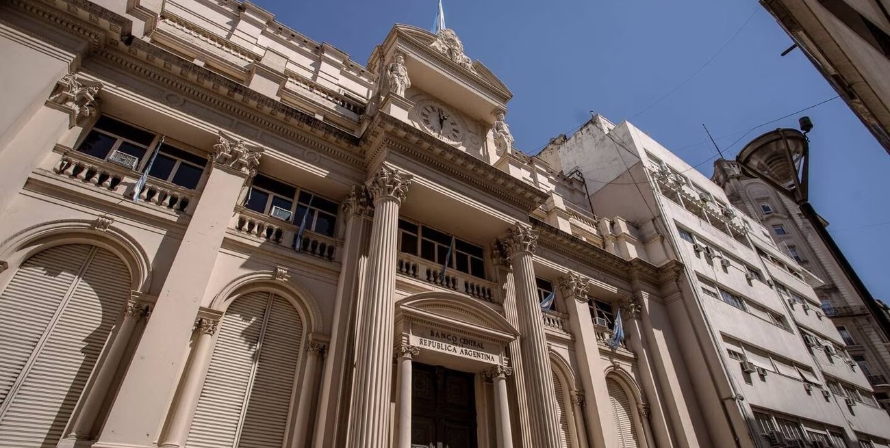 El Banco Central aceleró la devaluación del dólar al 7,1% en diez ruedas