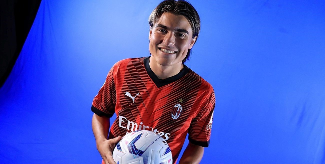 El juvenil argentino Luka Romero fue presentado como refuerzo del Milan