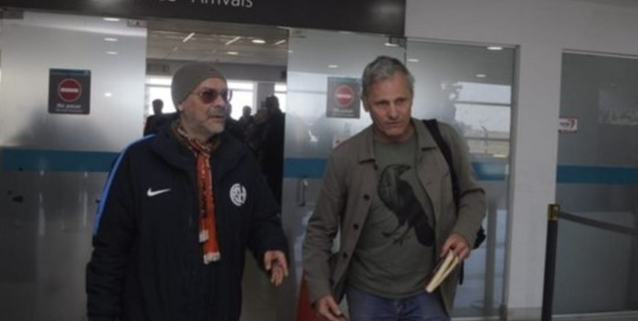 Viggo Mortensen: "En Argentina se escribe, se publica y por suerte también se compra poesía"