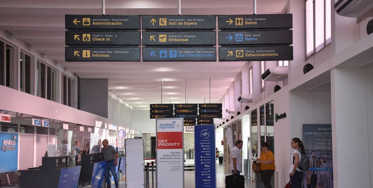 Por la niebla, vuelos demorados  en el aeropuerto de Sauce Viejo