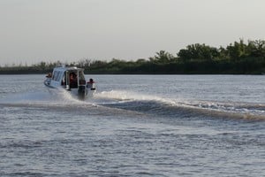 Embarcados. Sólo se llega a través de las lanchas pertenecientes a Parques Nacionales o en embarcaciones particulares. Crédito: Archivo El Litoral
