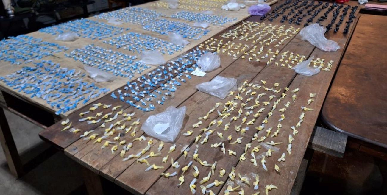 Detuvieron a un hombre que comercializaba drogas en la vía pública 