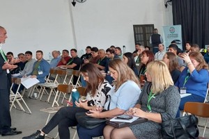 Disertación de Ricardo Péculo.