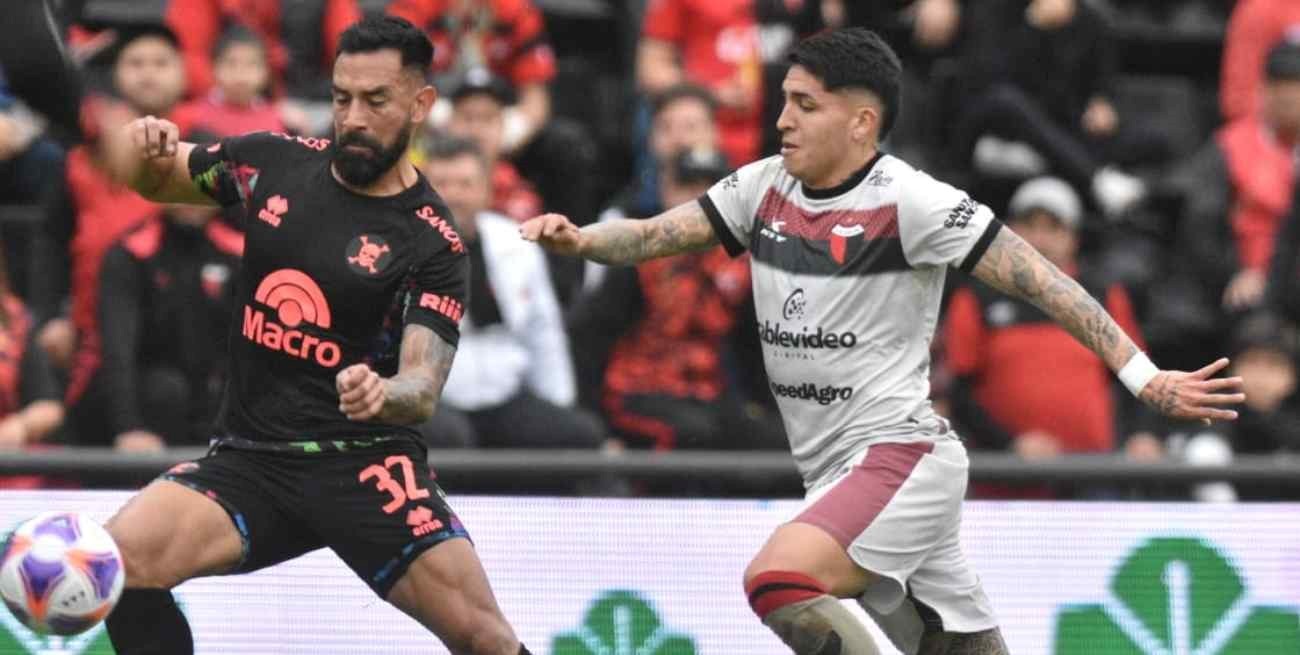 El domingo que se vota, Colón juega a la noche