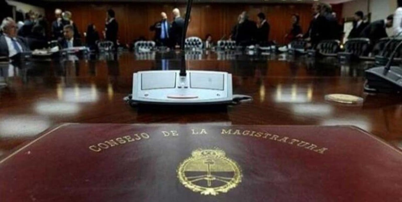 Concursan los cargos previstos en la ley de fortalecimiento de la justicia federal