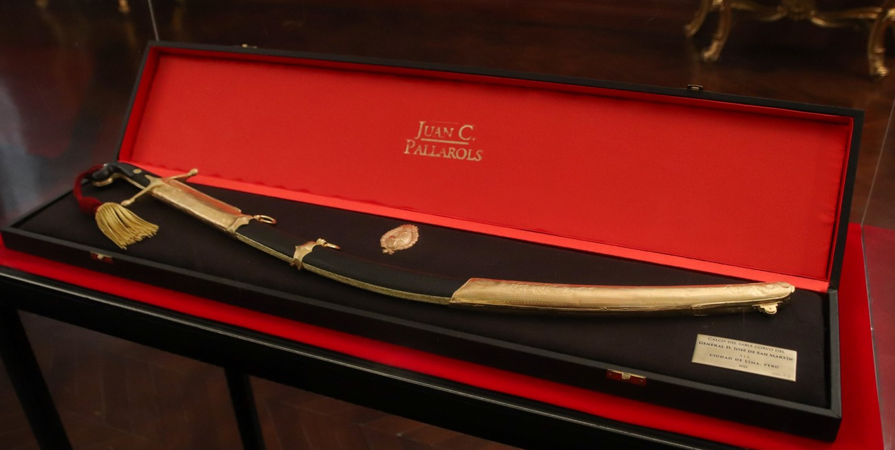 Exposición "El Sable del Libertador" en el Teatro Segura de Lima