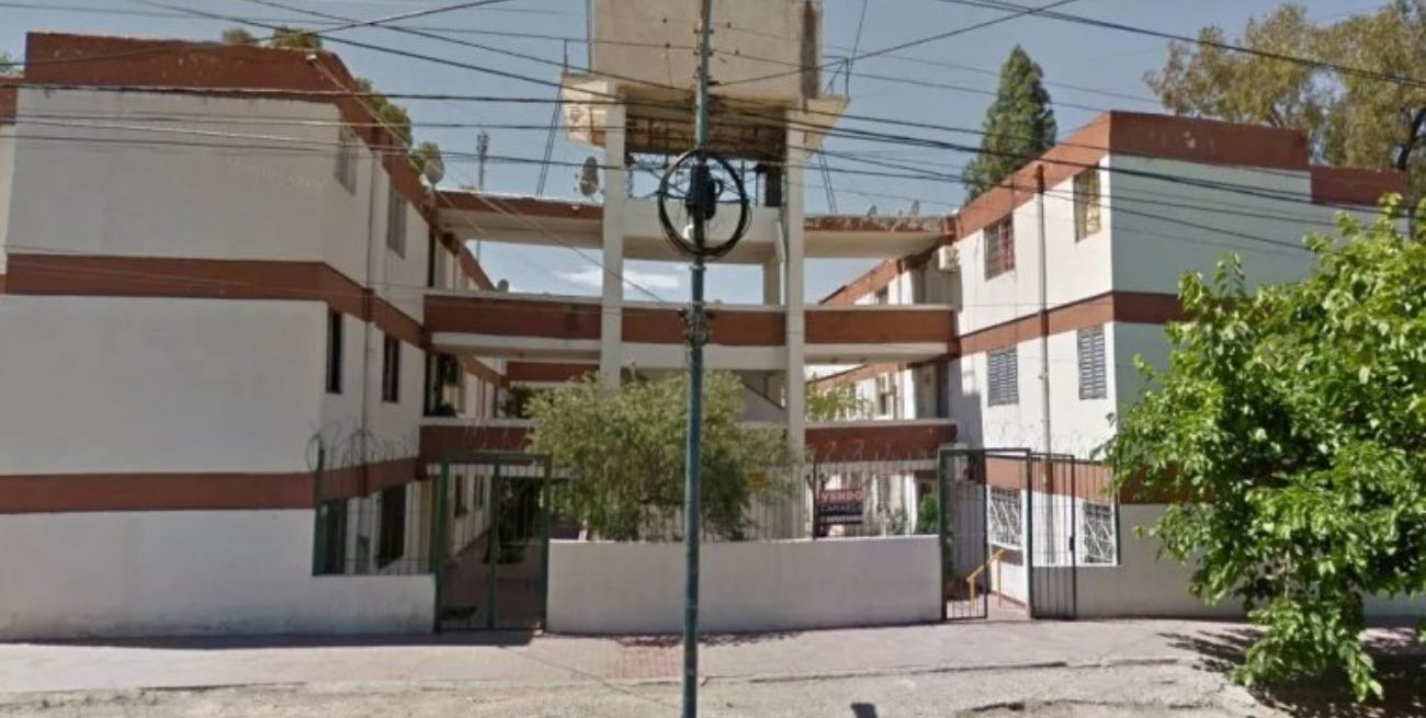 Estafaron a una jubilada y le robaron 11 mil dólares con el cuento del tío 