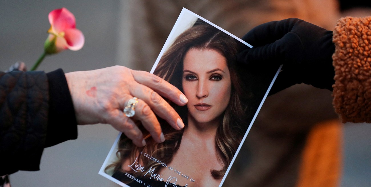 La causa de muerte de Lisa Marie Presley fue "una cirugía para bajar de peso"
